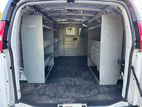 Used 2021 Chevrolet Express 2500 w/ Driver Convenience Package RWD image 19