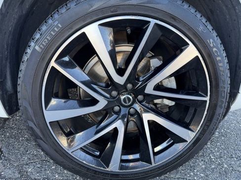 Certified 2023 Volvo XC90 B6 Plus w/ Protection Package Premier image 16