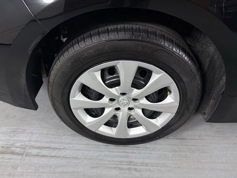 Used 2025 Toyota Corolla LE FWD image 11