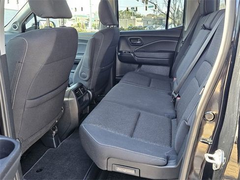 Used 2022 Honda Ridgeline Sport image 11