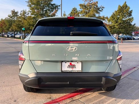 Used 2025 Hyundai Kona SEL image 7