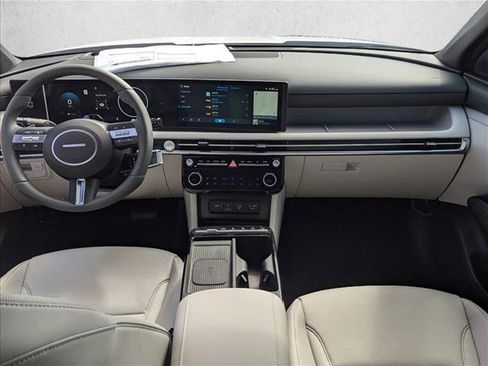 Used 2025 Hyundai Tucson Limited FWD image 14