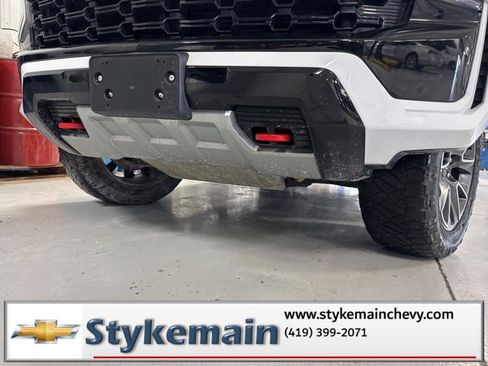 Used 2021 Chevrolet Suburban Z71 image 31