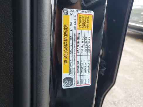 Used 2024 GMC Yukon SLT w/ SLT Luxury Package RWD image 31