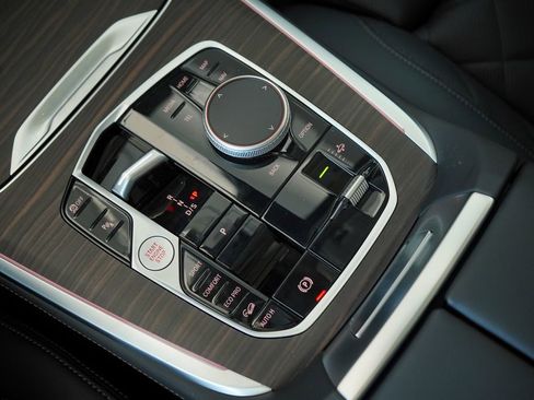 New 2026 BMW X7 xDrive40i w/ Premium Package image 19