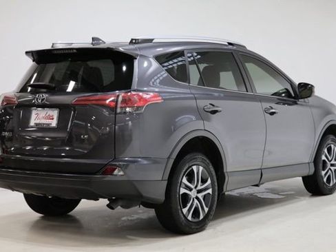 Used 2017 Toyota RAV4 LE FWD image 8