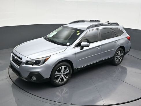Used 2019 Subaru Outback 3.6R Limited image 19