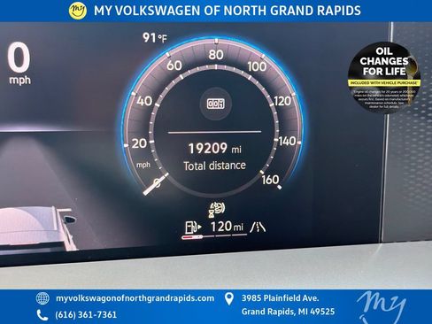 Used 2025 Volkswagen Tiguan SE R-Line AWD/4WD image 20