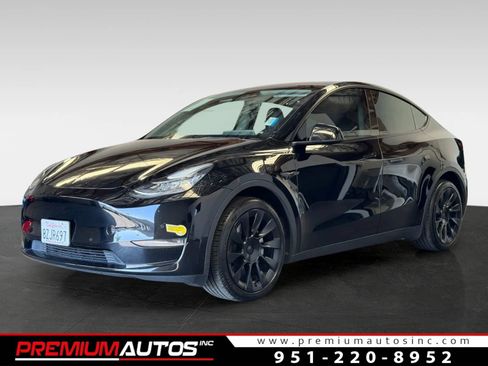 Used 2022 Tesla Model Y Long Range image 1