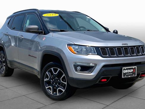 Used 2019 Jeep Compass Trailhawk AWD/4WD image 3
