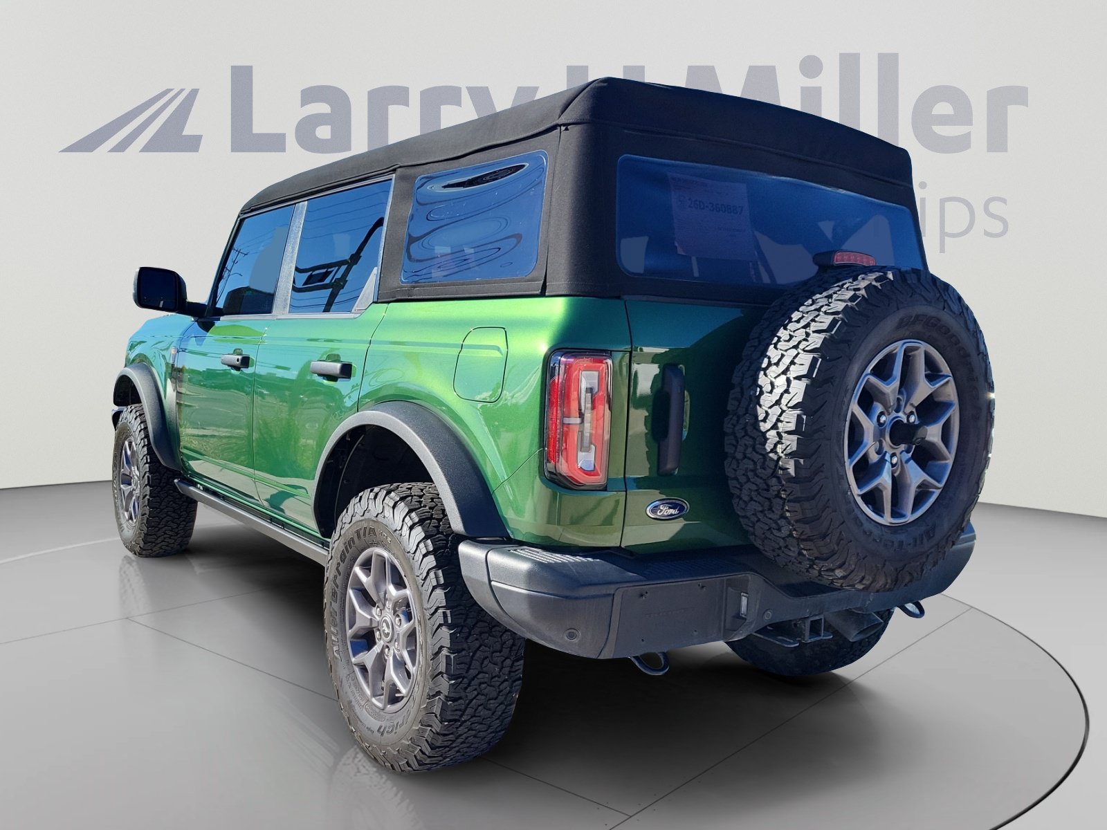 Used 2025 Ford Bronco Badlands AWD/4WD image 3
