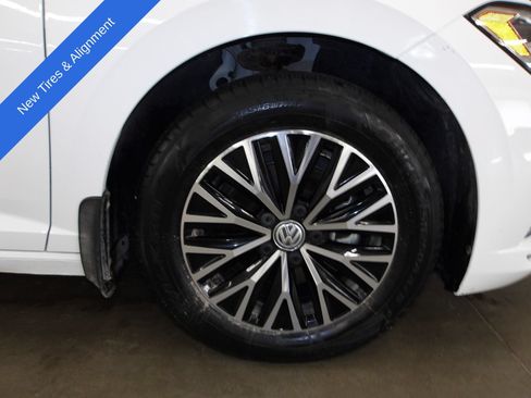 Used 2021 Volkswagen Jetta R-Line FWD image 18