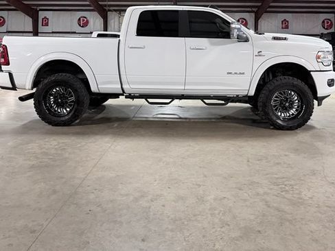 Used 2024 RAM 2500 Laramie AWD/4WD image 3