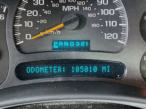 Used 2004 Chevrolet Silverado 2500 LS w/ Snow Plow Prep Package AWD/4WD image 9