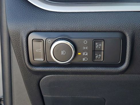 Used 2024 Ford Explorer XLT w/ Equipment Group 202A image 15