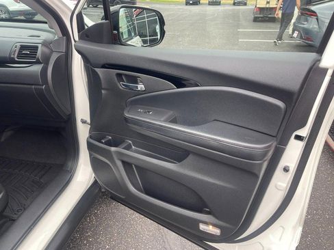 Used 2018 Honda Pilot Elite image 9