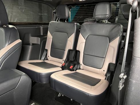 Used 2022 Ford Bronco Wildtrak image 19