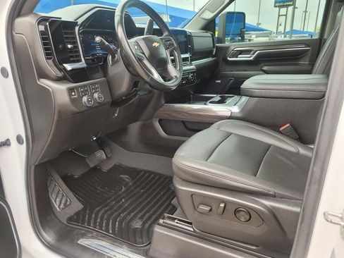 Used 2024 Chevrolet Silverado 2500 LTZ w/ LTZ Texas Edition image 2