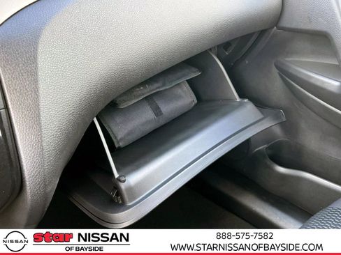 Used 2020 Nissan Rogue Sport S image 32