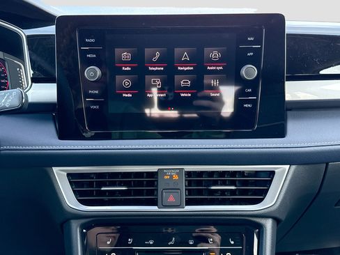 New 2026 Volkswagen Taos SEL image 27