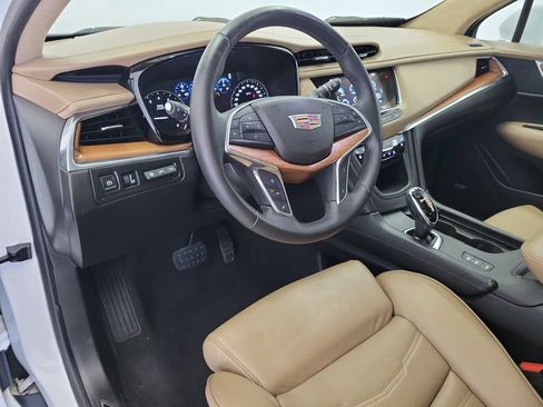 Used 2017 Cadillac XT5 Platinum w/ Driver Assist Package AWD/4WD image 22