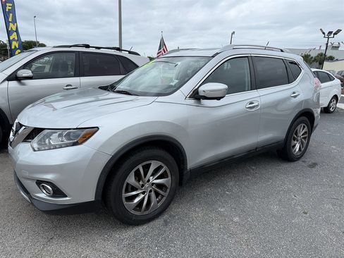 Used 2014 Nissan Rogue SL w/ SL Premium Package FWD image 3