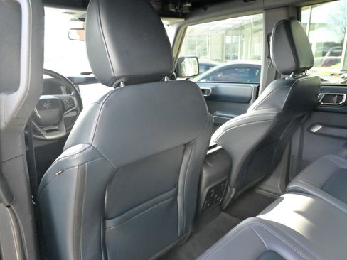 Used 2024 Ford Bronco Outer Banks w/ Sasquatch Package image 37