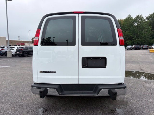 Used 2025 Chevrolet Express 2500 w/ Driver Convenience Package RWD image 4