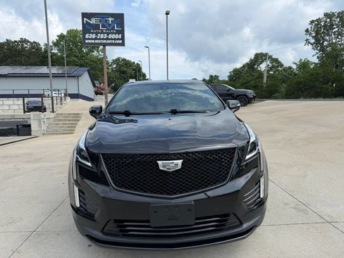 Used 2022 Cadillac XT5 Luxury w/ LPO, ONYX Package FWD image 4