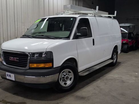 Used 2017 GMC Savana 2500 RWD image 3