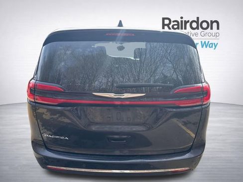Used 2023 Chrysler Pacifica Touring-L image 7