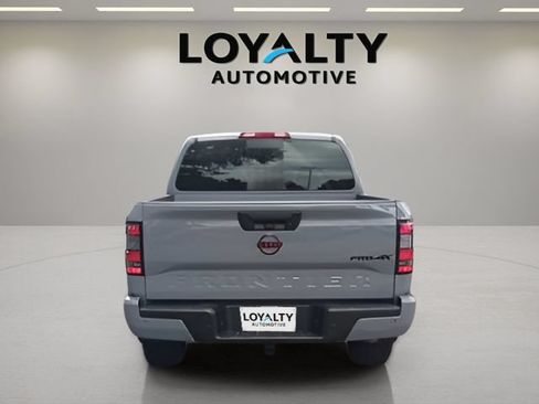 Used 2024 Nissan Frontier PRO-4X w/ Technology Package AWD/4WD image 4
