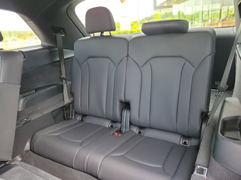 Used 2025 Audi Q7 3.0T Premium Plus AWD/4WD image 7