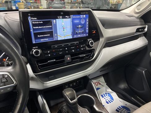 Used 2021 Toyota Highlander Platinum image 14