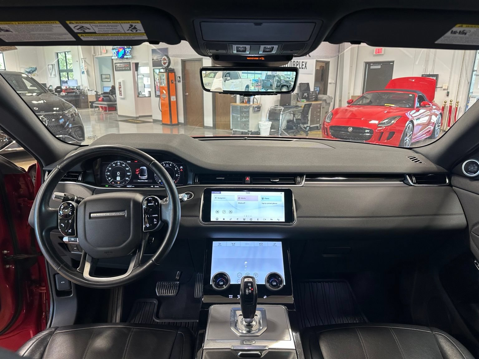 Used 2020 Land Rover Range Rover Evoque SE AWD/4WD image 16