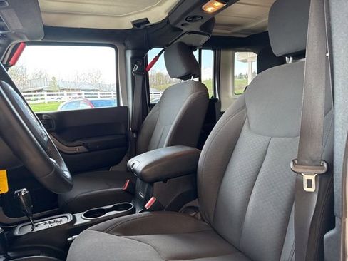 Used 2017 Jeep Wrangler Unlimited Sport w/ Quick Order Package 24S AWD/4WD image 4