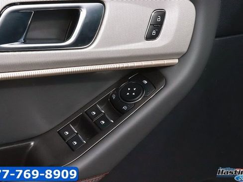 Certified 2025 Ford Explorer Active w/ Active Comfort Package image 10