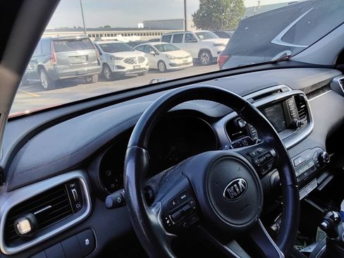 Used 2018 Kia Sorento AWD image 6