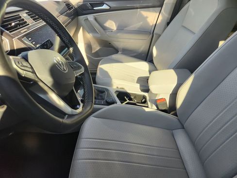 Used 2024 Volkswagen Tiguan SE w/ MDO Package, Two-Row image 10