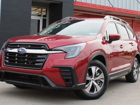 Used 2025 Subaru Ascent Premium AWD/4WD image 10