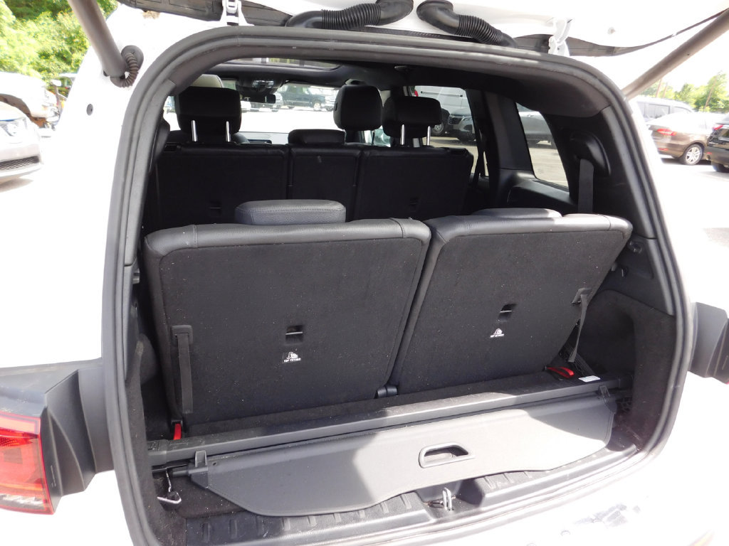 Used 2021 Mercedes-Benz GLB 250 4MATIC w/ Premium Package image 7