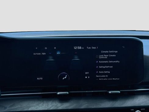 Certified 2023 Kia Carnival SX FWD image 38