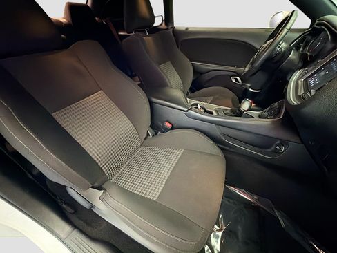 Used 2022 Dodge Challenger R/T RWD image 13