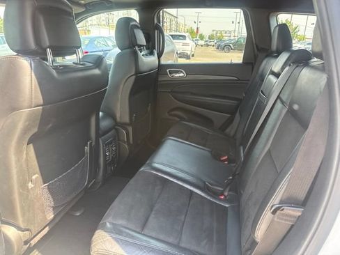Used 2019 Jeep Grand Cherokee Altitude AWD/4WD image 16