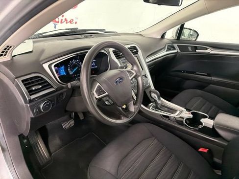 Used 2016 Ford Fusion SE FWD image 18