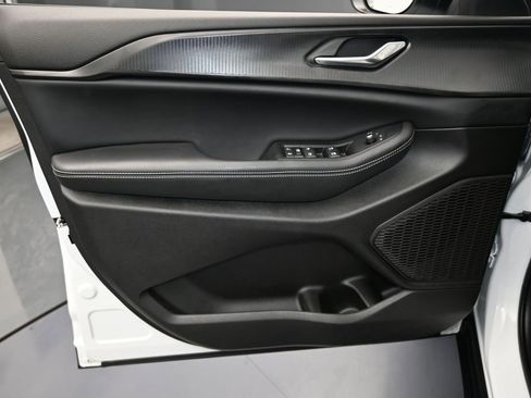 Used 2024 Jeep Grand Cherokee L Laredo image 24