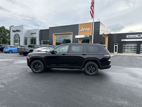 New 2026 Jeep Grand Cherokee L 4WD image 11
