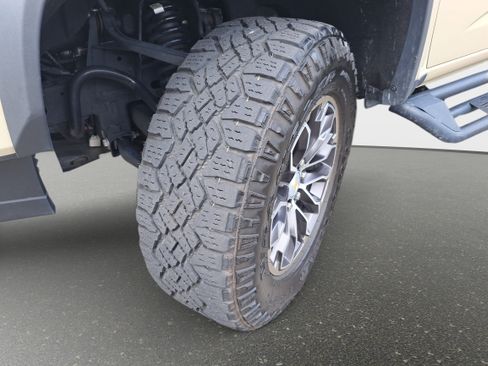 Used 2022 Chevrolet Colorado ZR2 AWD/4WD image 30