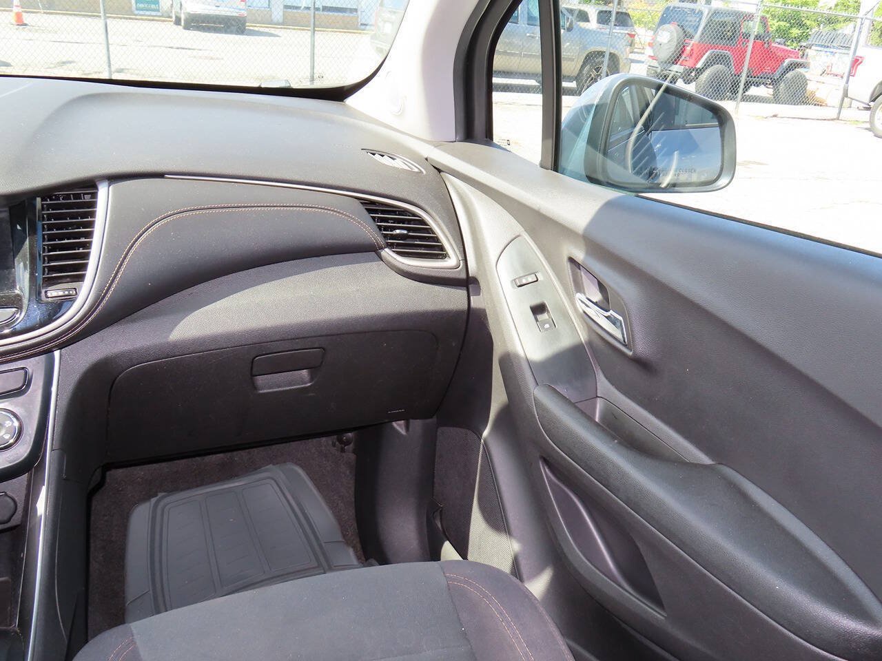 Used 2020 Chevrolet Trax LS w/ Tint and Cruise Package FWD image 12