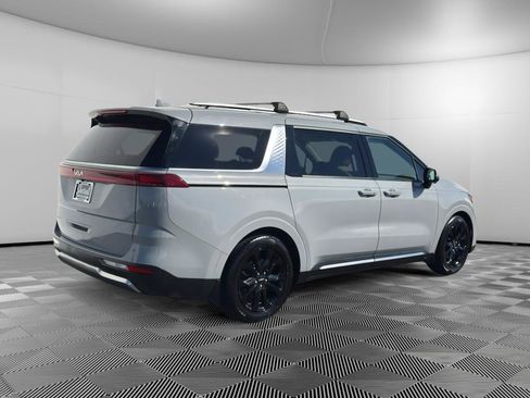 Used 2024 Kia Carnival SX FWD image 5